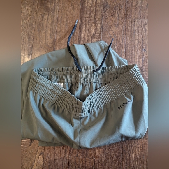 Columbia Womens Tamiami Pull-on Capri pants, green woman's Size Small - Picture 3 of 8